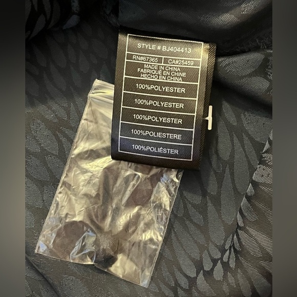 BB Dakota Women's Dark Blue & Black Patterned Wrap Blouse Size Medium - Picture 12 of 15